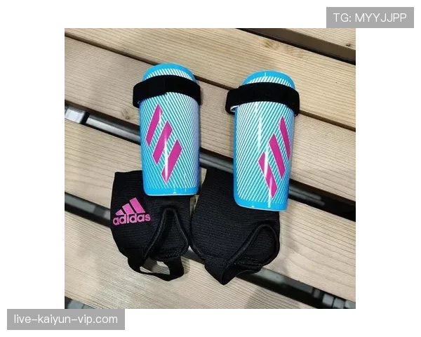 足球护腿板规则细节解析及裁判判罚依据说明