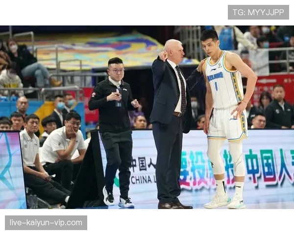 篮球比赛中换人规则全解析：何时能换及注意事项